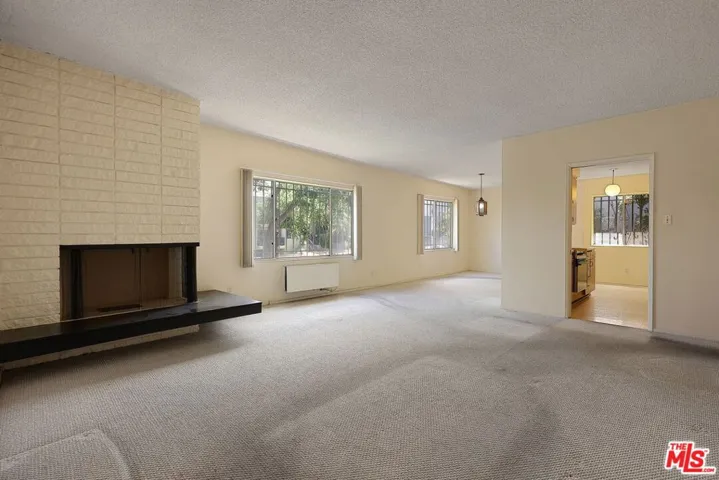 5025 Maplewood Avenue 14, Los Angeles, California 90004
