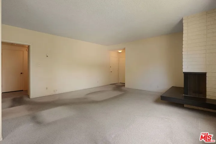 5025 Maplewood Avenue 14, Los Angeles, California 90004