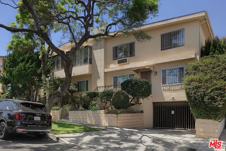 5025 Maplewood Avenue 14, Los Angeles, California 90004
