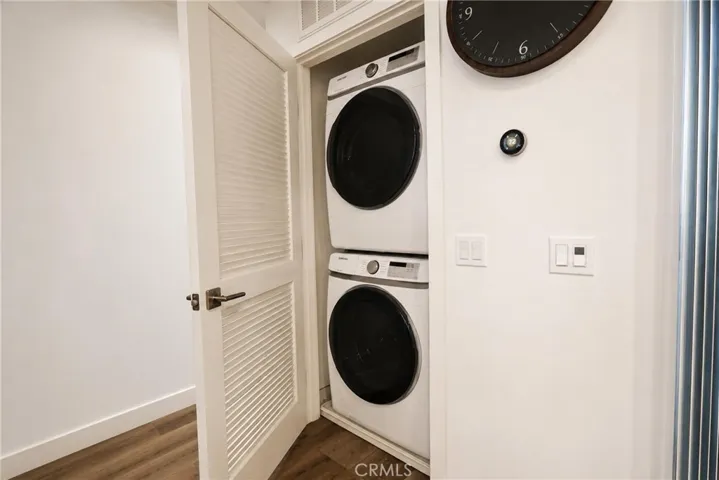 105 Galaxie, Covina, California 91723