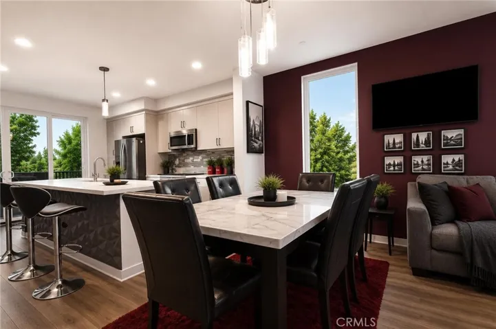 105 Galaxie, Covina, California 91723