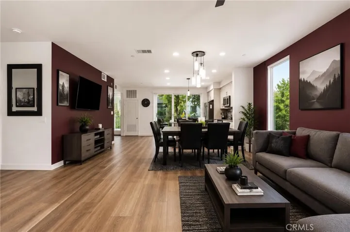 105 Galaxie, Covina, California 91723