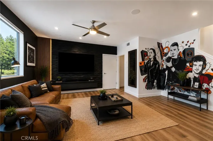 105 Galaxie, Covina, California 91723