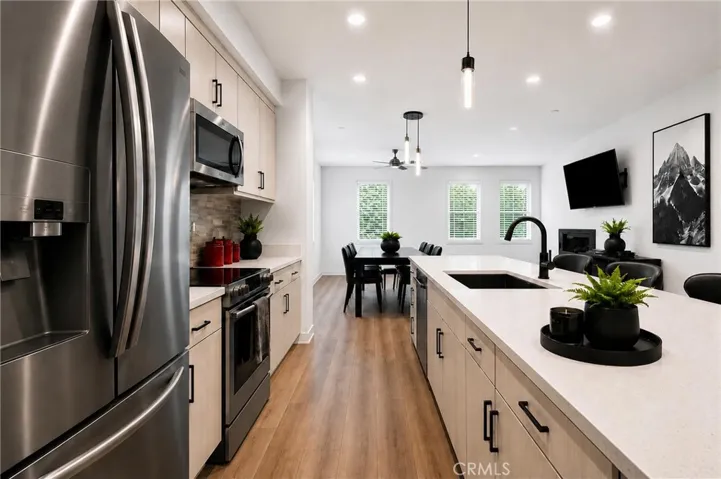105 Galaxie, Covina, California 91723
