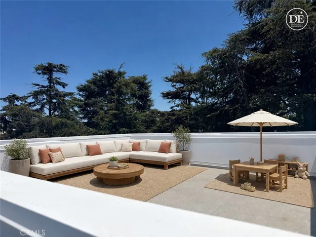 Digital Staged - Roof Top Deck