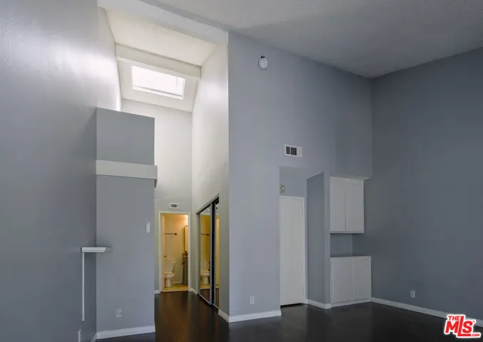25595 Pine Creek Lane, Wilmington, California 90744