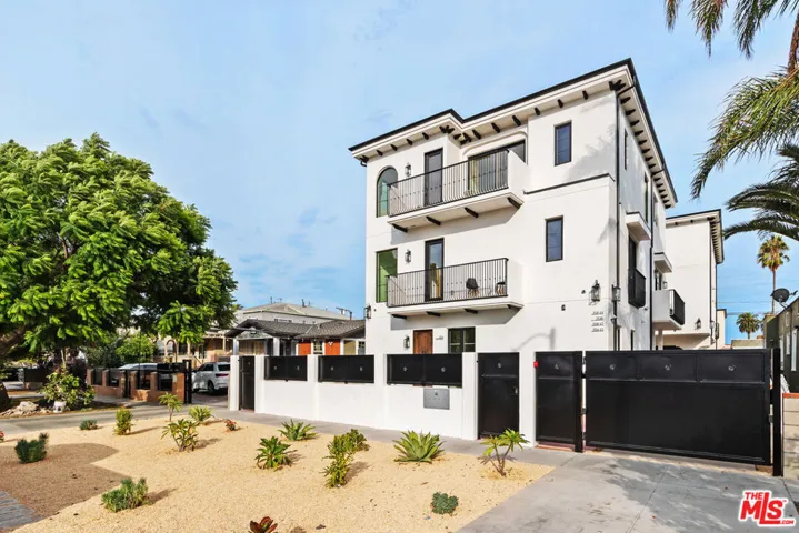 2324 S Dunsmuir Avenue, Los Angeles, California 90016
