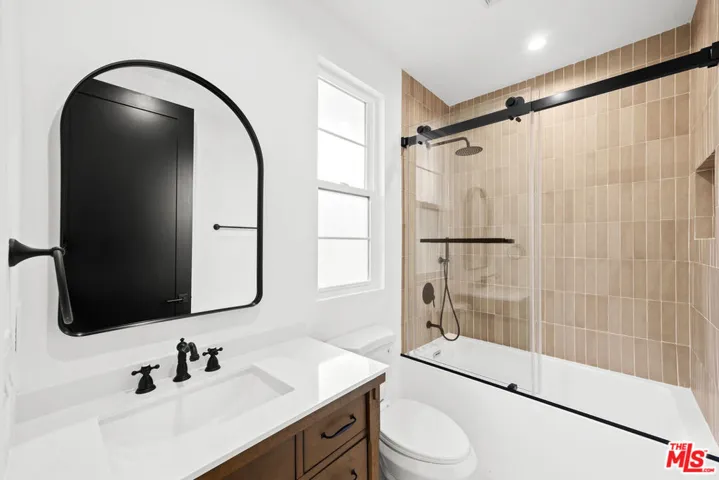 2324 S Dunsmuir Avenue, Los Angeles, California 90016