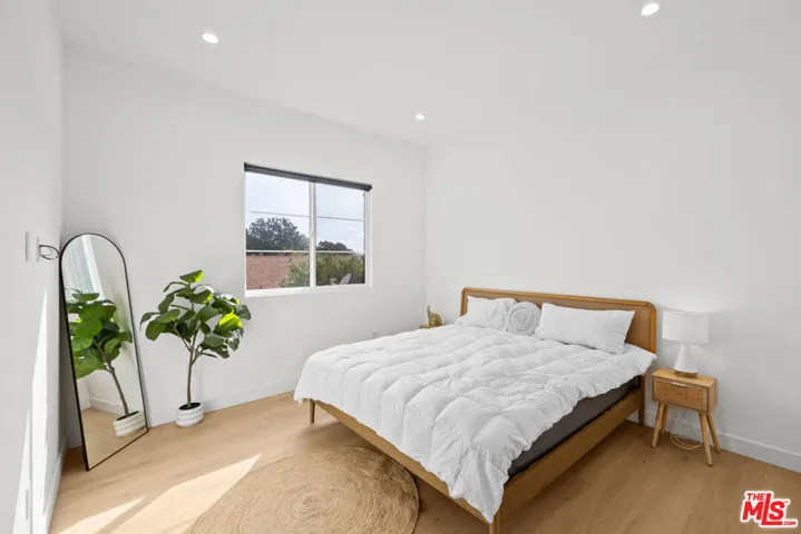 2324 S Dunsmuir Avenue, Los Angeles, California 90016