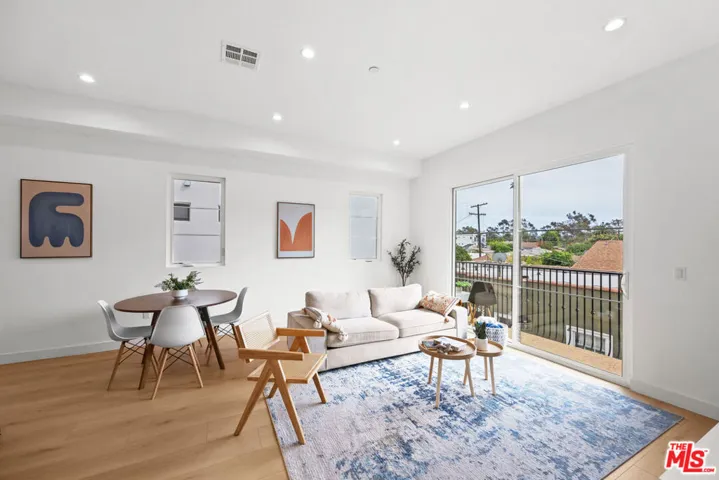 2324 S Dunsmuir Avenue, Los Angeles, California 90016