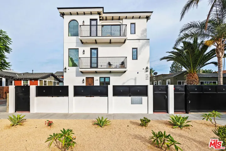 2324 S Dunsmuir Avenue, Los Angeles, California 90016