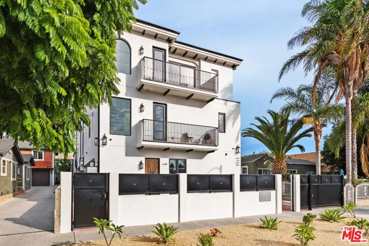 2324 S Dunsmuir Avenue, Los Angeles, California 90016