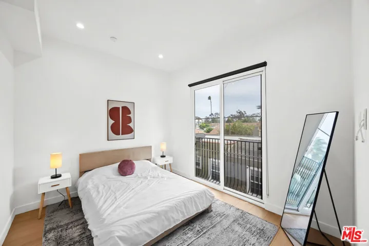 2324 S Dunsmuir Avenue, Los Angeles, California 90016