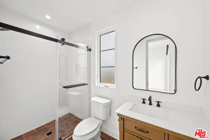 2324 S Dunsmuir Avenue, Los Angeles, California 90016