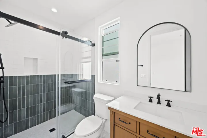 2324 S Dunsmuir Avenue, Los Angeles, California 90016