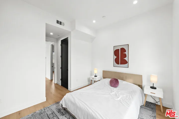 2324 S Dunsmuir Avenue, Los Angeles, California 90016