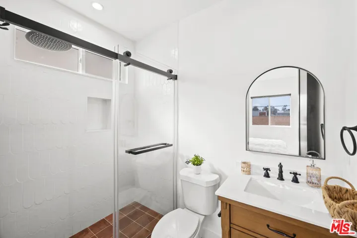 2324 S Dunsmuir Avenue, Los Angeles, California 90016