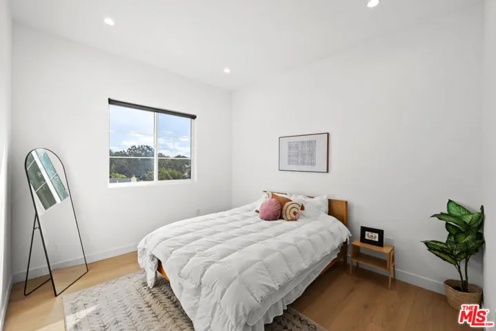 2324 S Dunsmuir Avenue, Los Angeles, California 90016