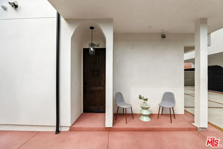 2324 S Dunsmuir Avenue, Los Angeles, California 90016