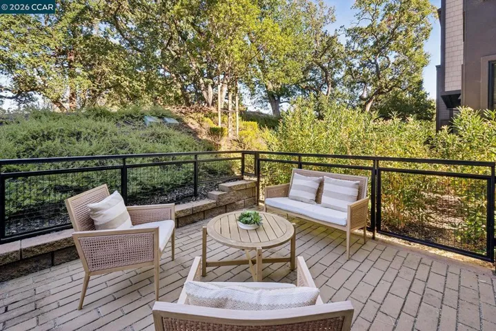 25 Woodbury Highlands Ct 21, Lafayette, California 94549