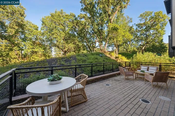 25 Woodbury Highlands Ct 21, Lafayette, California 94549