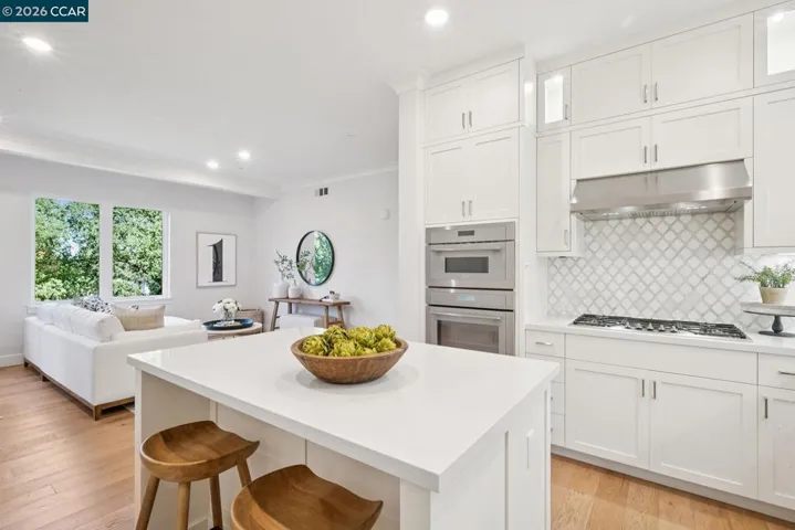 25 Woodbury Highlands Ct 21, Lafayette, California 94549