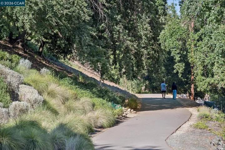 25 Woodbury Highlands Ct 21, Lafayette, California 94549