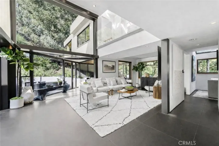 10443 Corfu Lane, Los Angeles, California 90077