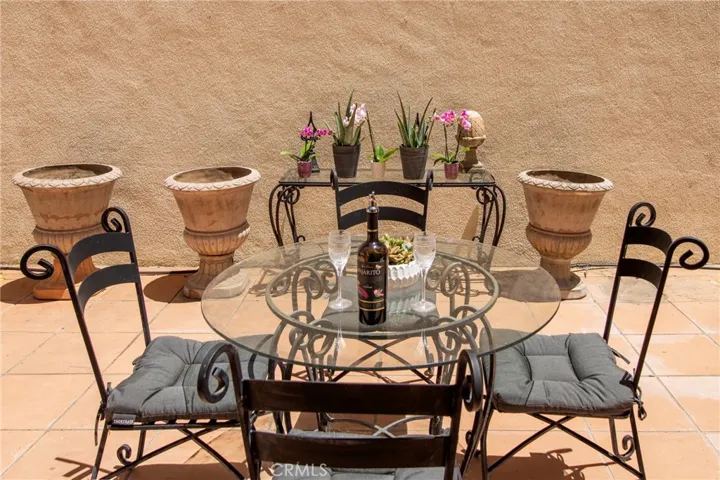 3546 Dixie Canyon, Los Angeles, California 91423
