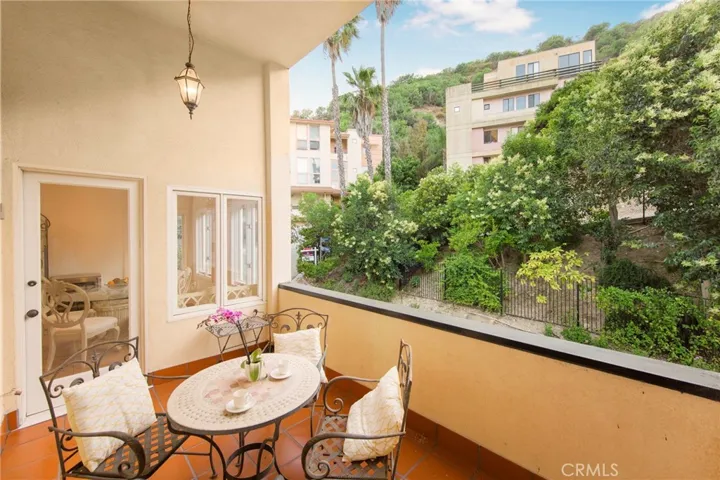 3546 Dixie Canyon, Los Angeles, California 91423