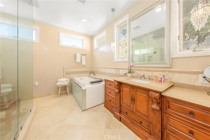 3546 Dixie Canyon, Los Angeles, California 91423