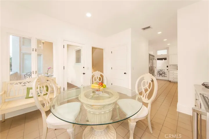 3546 Dixie Canyon, Los Angeles, California 91423