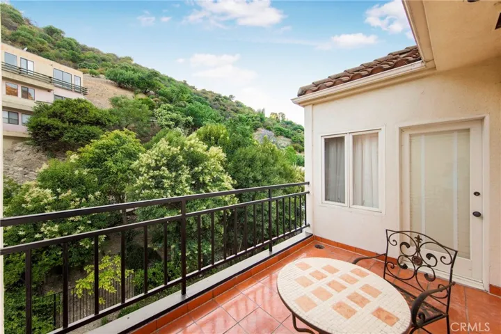 3546 Dixie Canyon, Los Angeles, California 91423