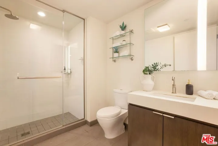 1755 Ocean Avenue 412, Santa Monica, California 90401