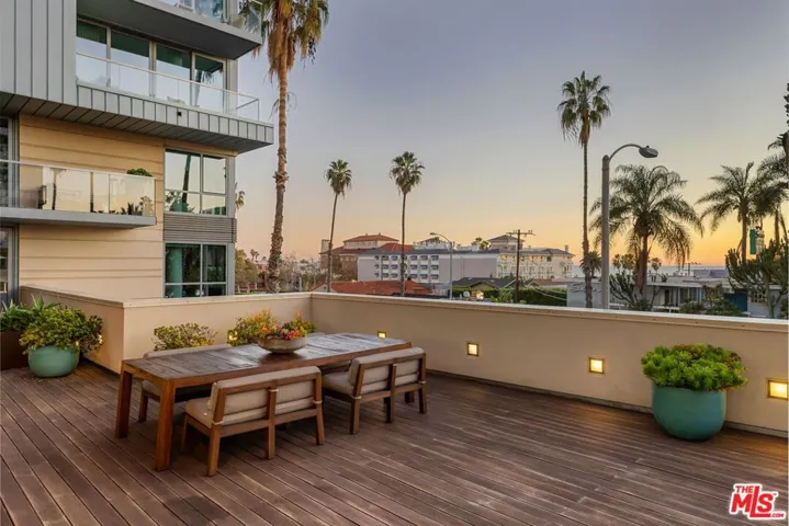 1755 Ocean Avenue 412, Santa Monica, California 90401
