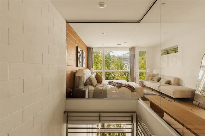 3450 Cahuenga W, Los Angeles, California 90068