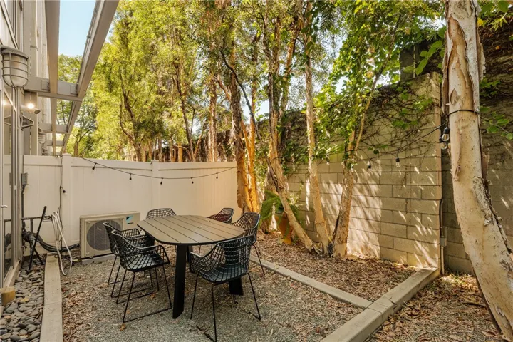 3450 Cahuenga W, Los Angeles, California 90068