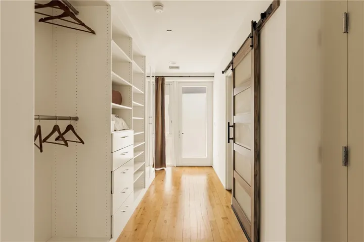 3450 Cahuenga W, Los Angeles, California 90068