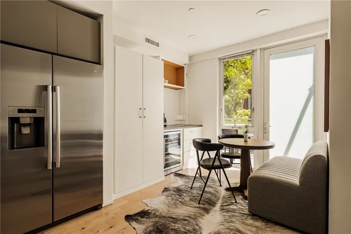 3450 Cahuenga W, Los Angeles, California 90068
