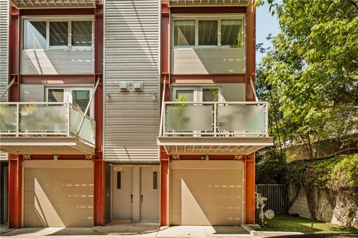 3450 Cahuenga W, Los Angeles, California 90068