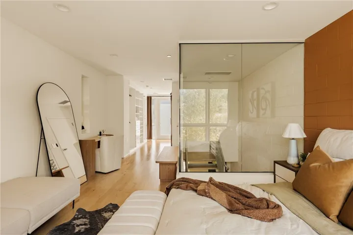 3450 Cahuenga W, Los Angeles, California 90068
