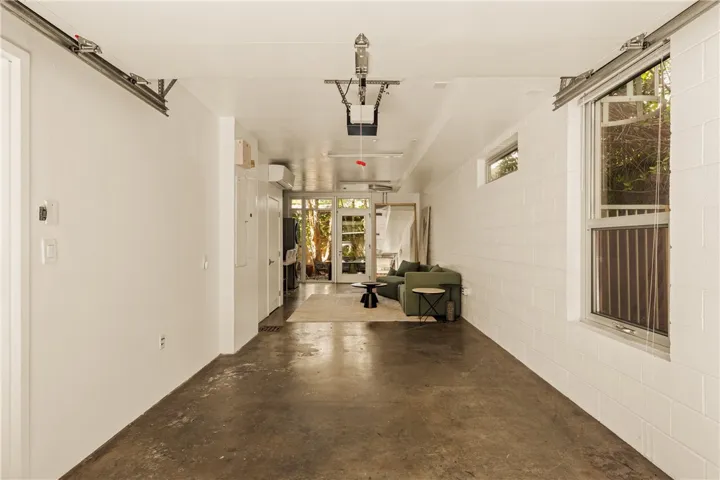 3450 Cahuenga W, Los Angeles, California 90068