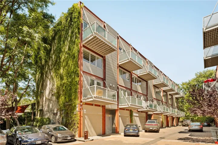 3450 Cahuenga W, Los Angeles, California 90068