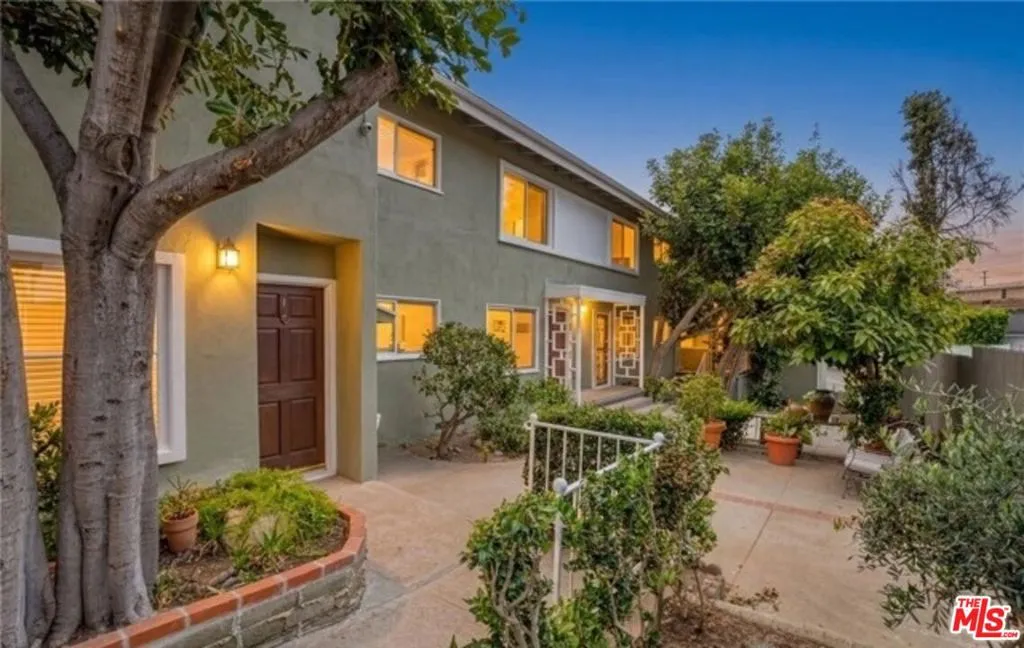 16147 W Sunset Blvd
