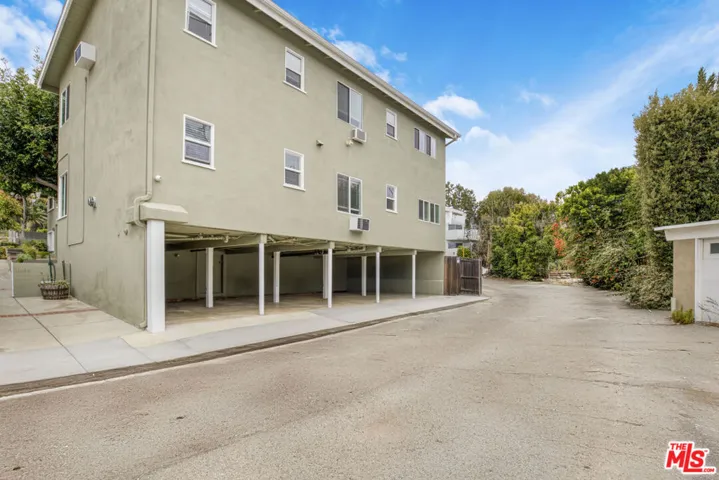 16147 W Sunset Boulevard 6, Los Angeles, California 90272