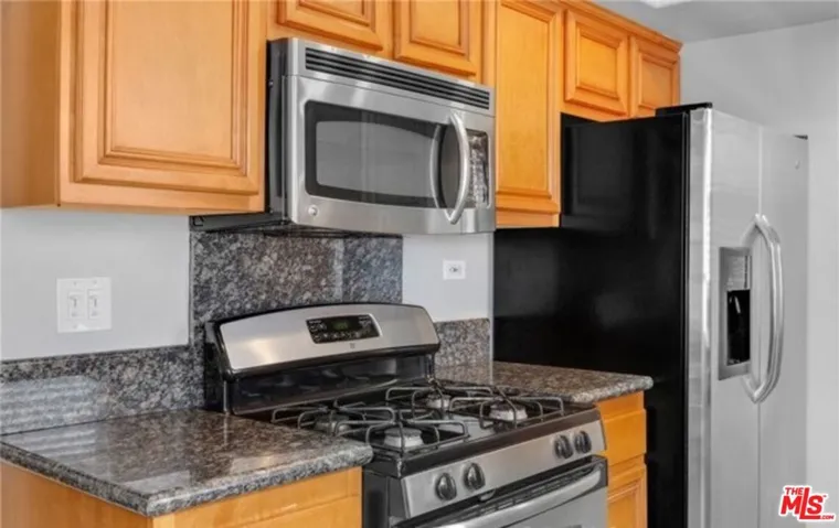 16147 W Sunset Boulevard 6, Los Angeles, California 90272