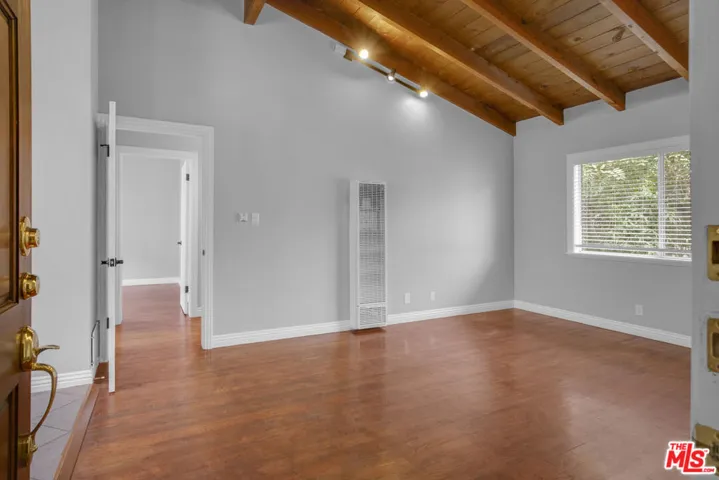 16147 W Sunset Boulevard 6, Los Angeles, California 90272