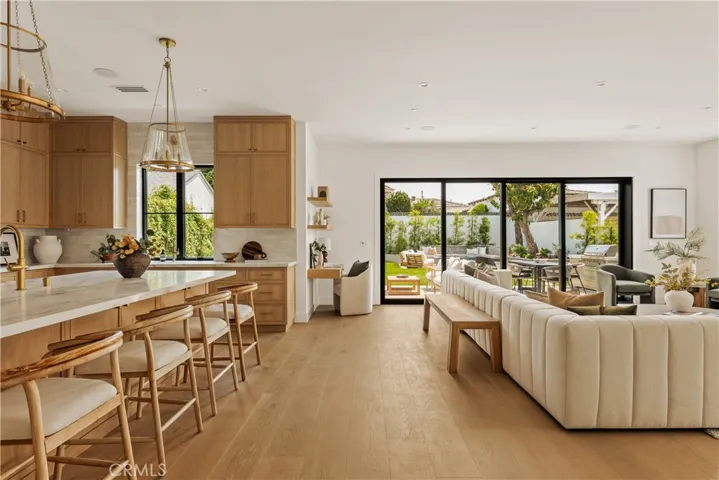 8344 Mcconnell, Los Angeles, California 90045