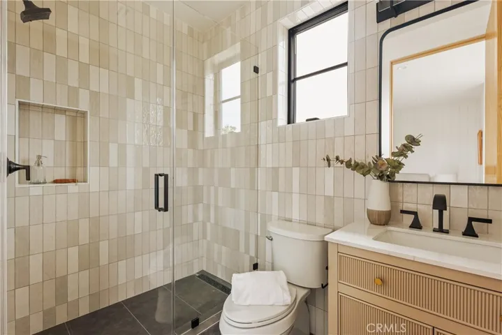 8344 Mcconnell, Los Angeles, California 90045