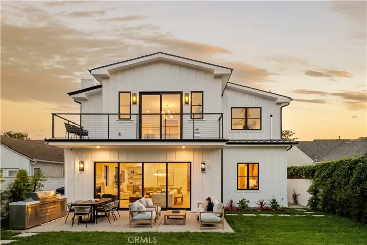 8344 Mcconnell, Los Angeles, California 90045